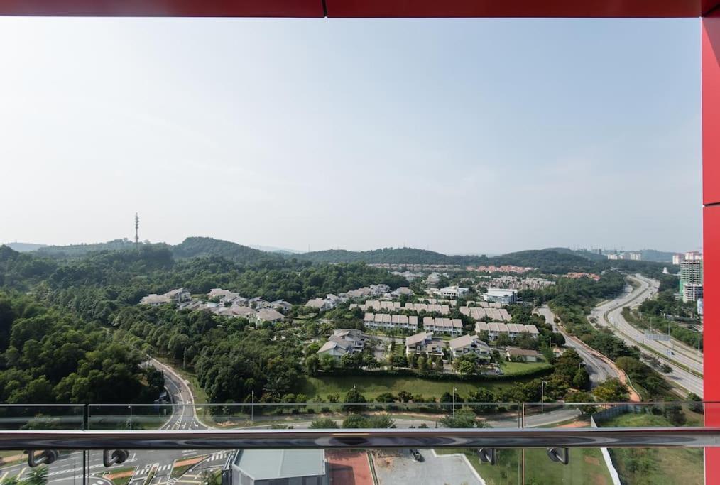 Palm Armada Residence Free Parking And Netflix Putrajaya Exterior photo